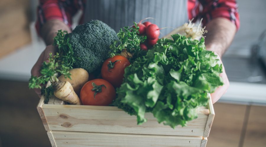 Conheça a Feira em casa, legumes, frutas e verduras.